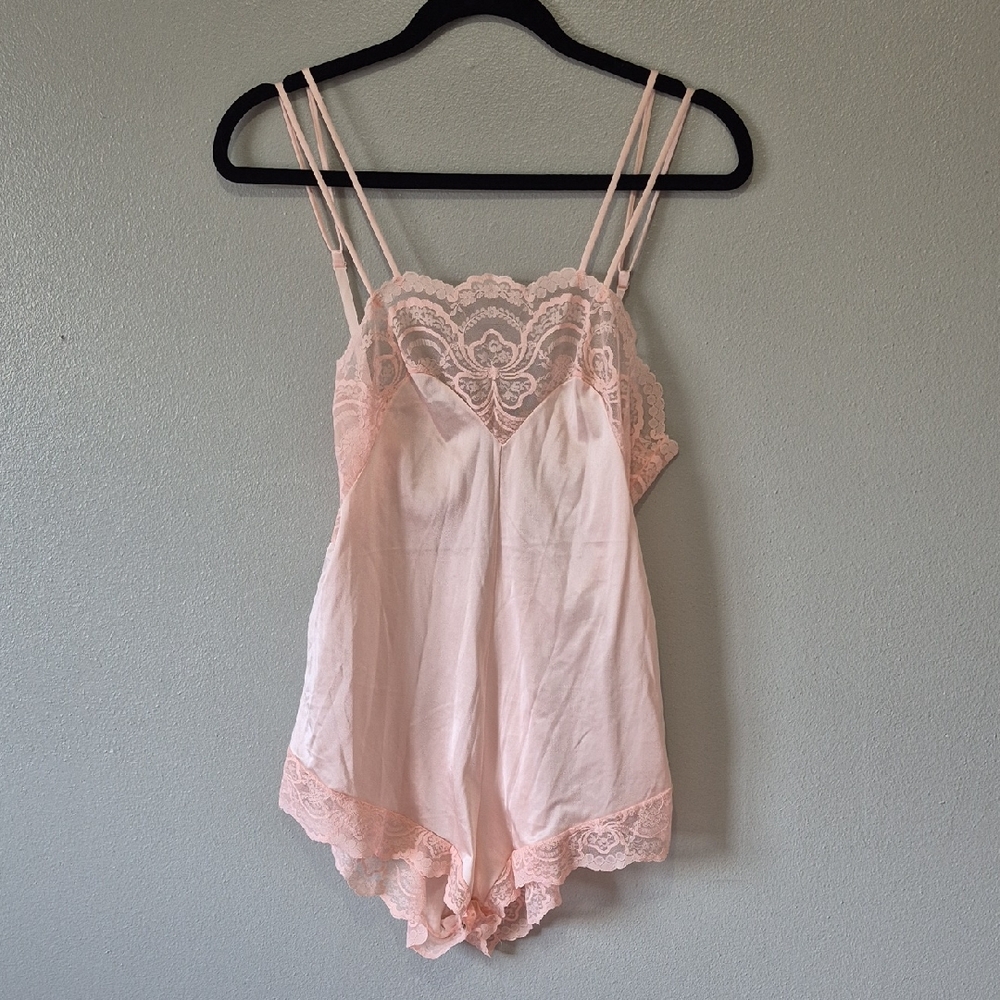 Vintage Lingerie Lace Romper. Light Pink. Formfit. Size 36 (14-16)
